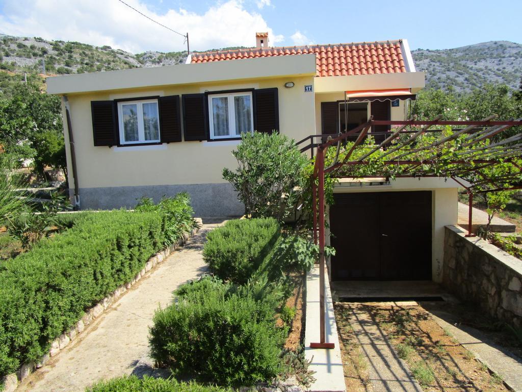 Beachfront House Nada - Happy Rentals Karlobag Kamer foto